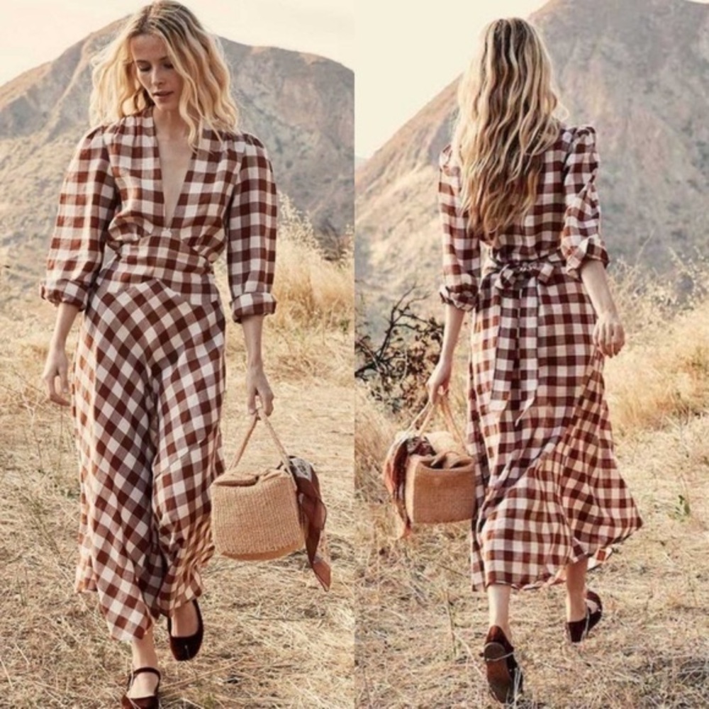 Doen Charleston dress size small in color nutmeg